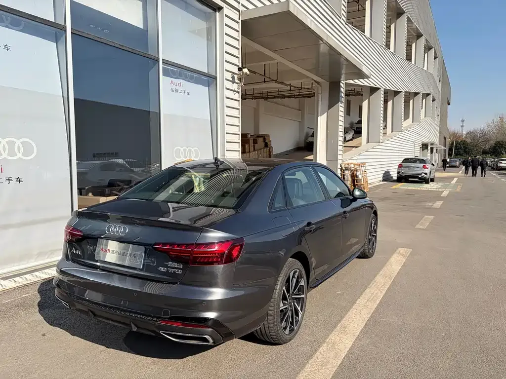 Audi A4L 2023 из CN, фото 8