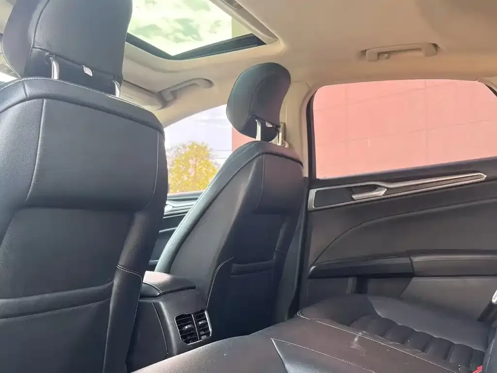 Ford Mondeo 2021 из CN, фото 6