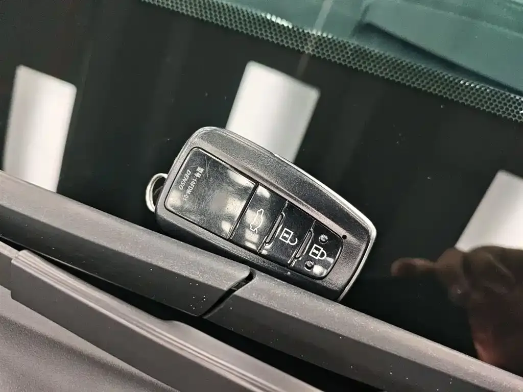 Toyota Avalon 2024 из CN, фото 9