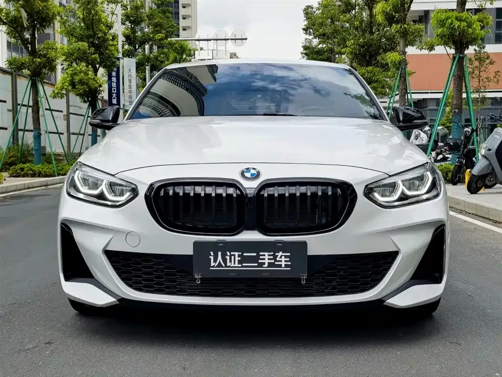 BMW 1 Series 2023 из CN, фото 2