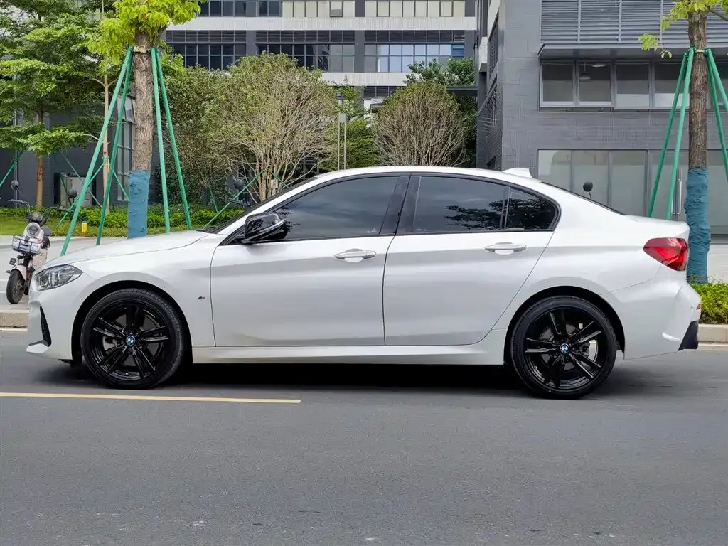 BMW 1 Series 2023 из CN, фото 4