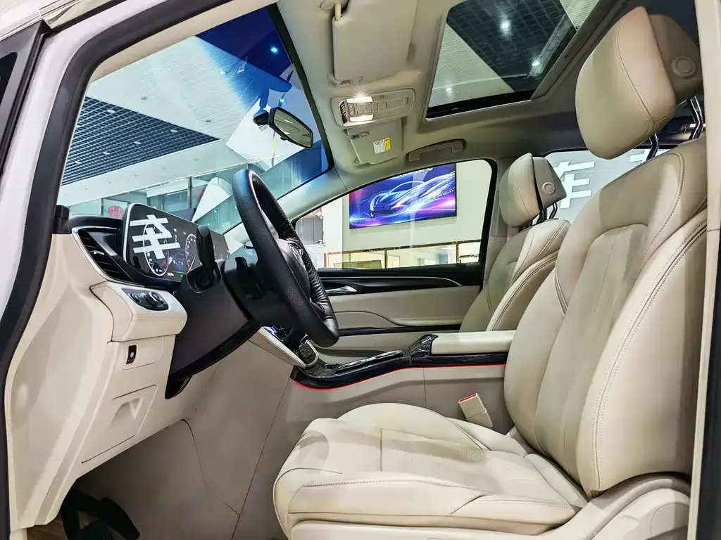 Buick GL8 2023 из CN, фото 5