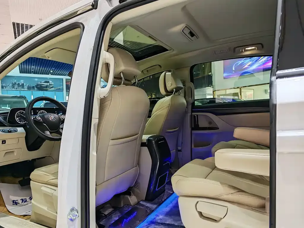 Buick GL8 2023 из CN, фото 7