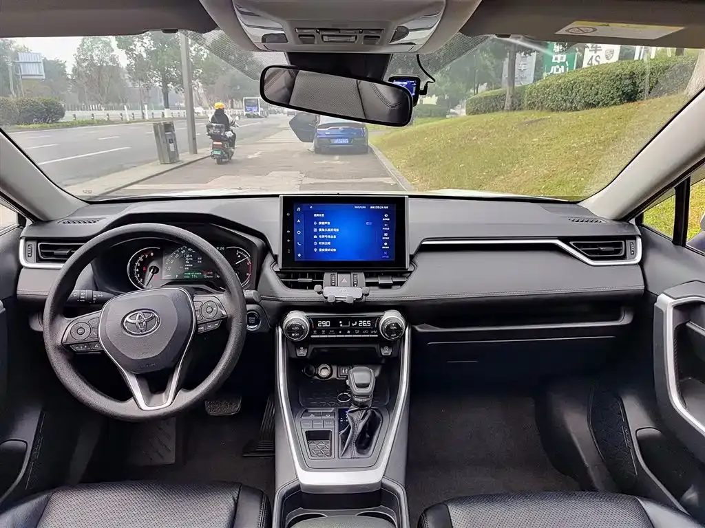 Toyota RAV4 2023 из CN, фото 10