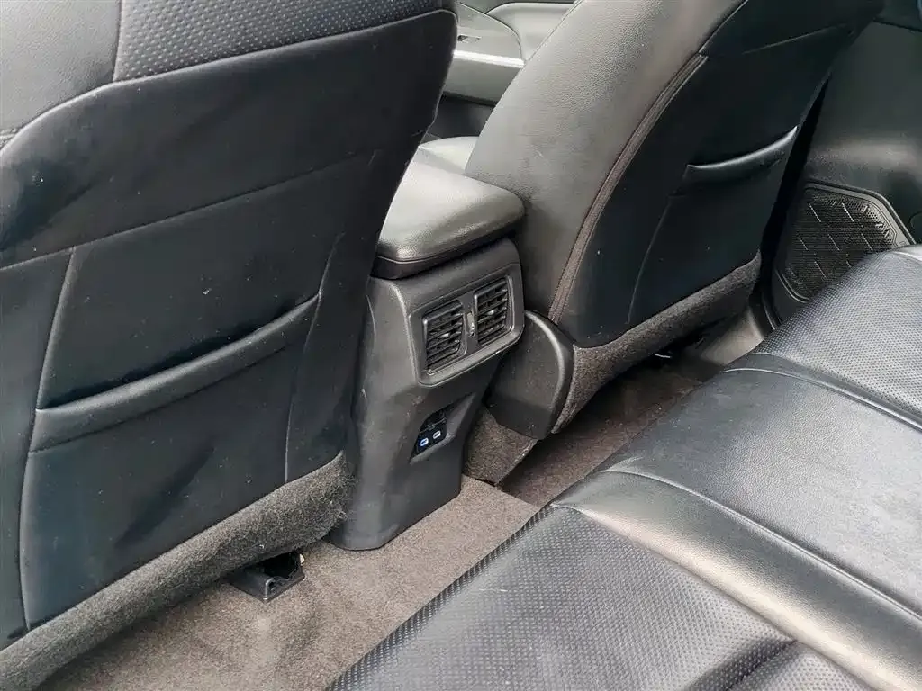 Toyota RAV4 2023 из CN, фото 9