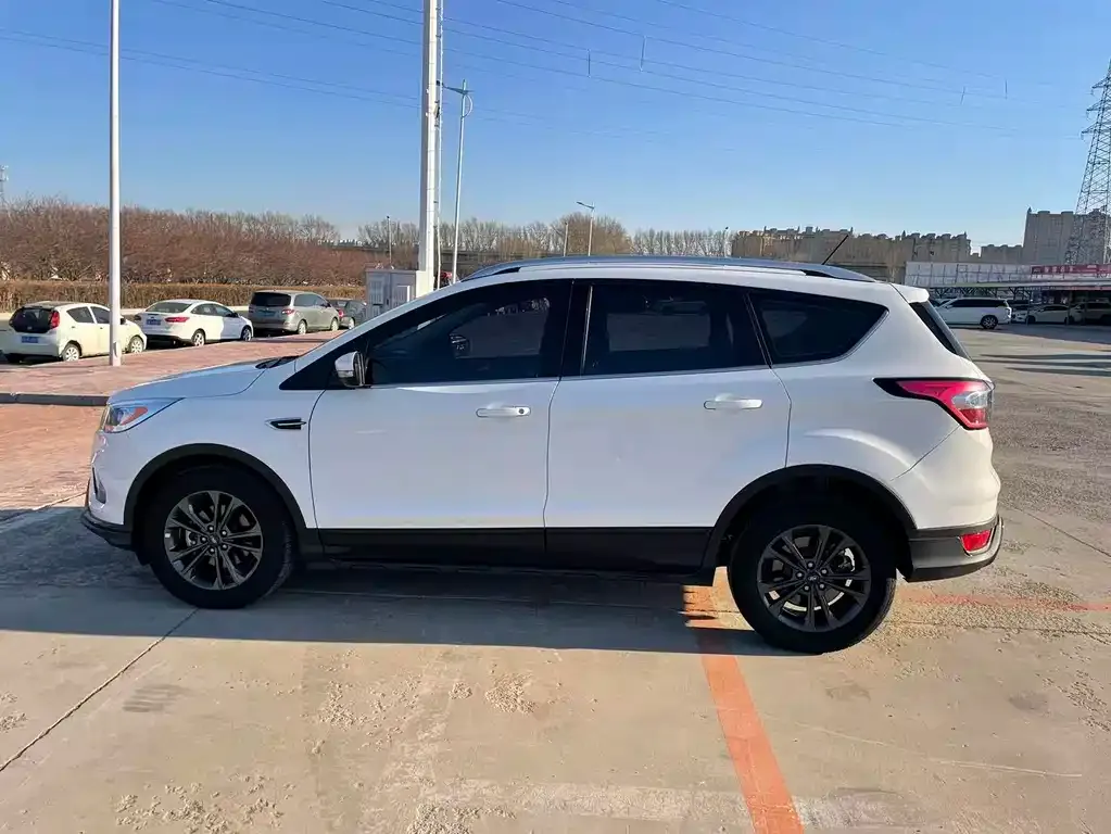 Ford Kuga 2021 из CN, фото 10