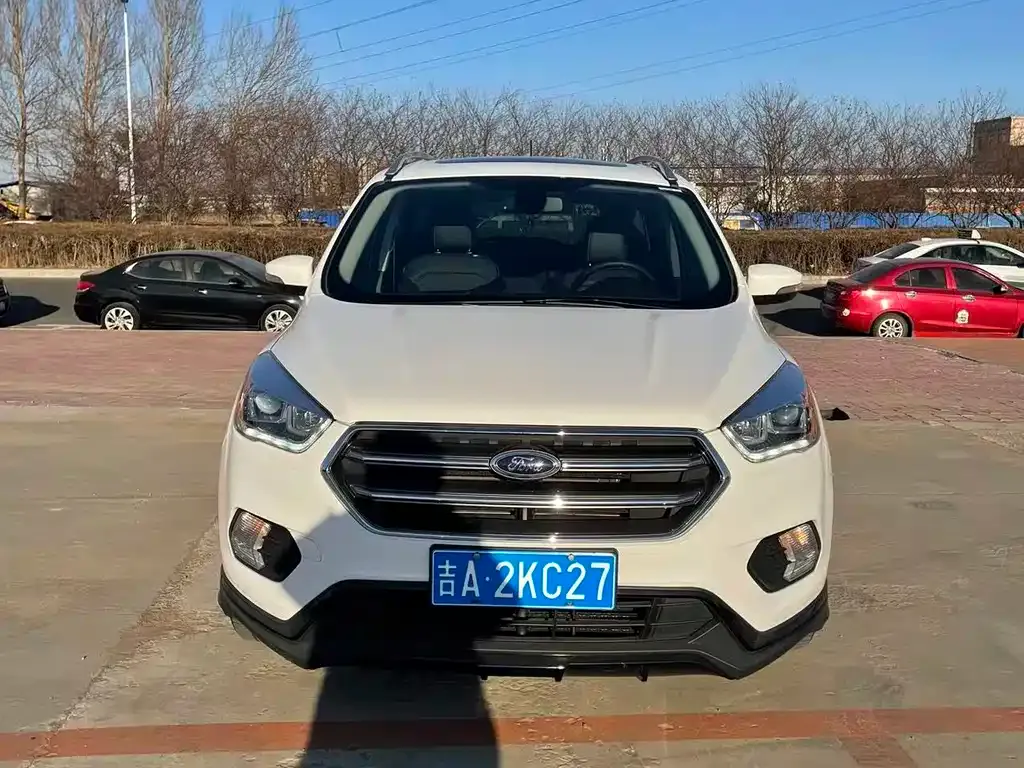 Ford Kuga 2021 из CN, фото 2
