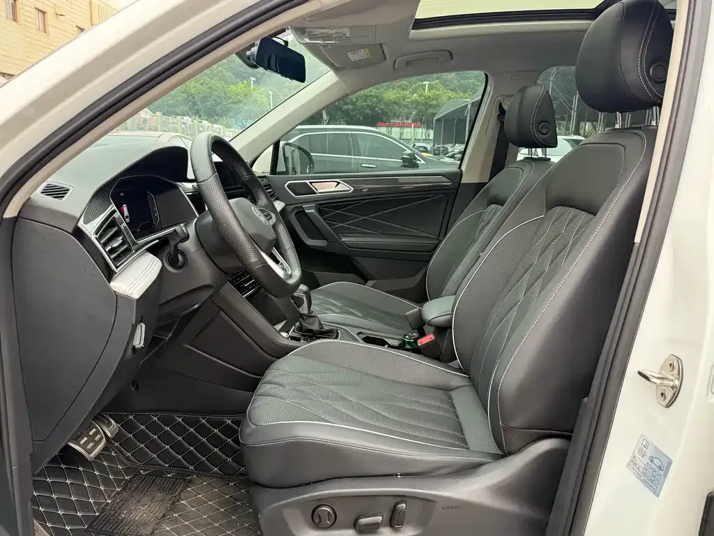 Volkswagen Tiguan L 2024 из CN, фото 6