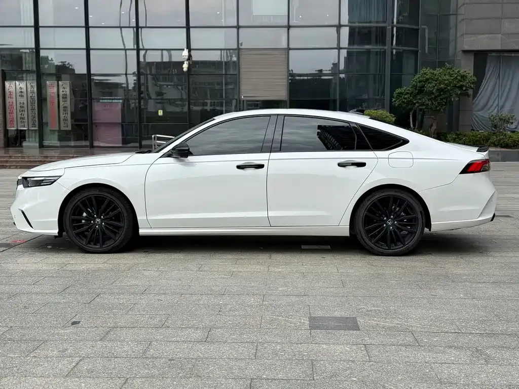 Honda Inspire 2024 из CN, фото 7