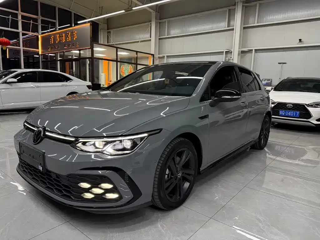 Volkswagen Golf 2023 из CN, фото 1