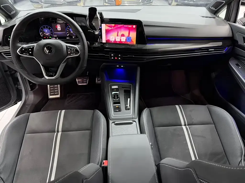 Volkswagen Golf 2023 из CN, фото 5