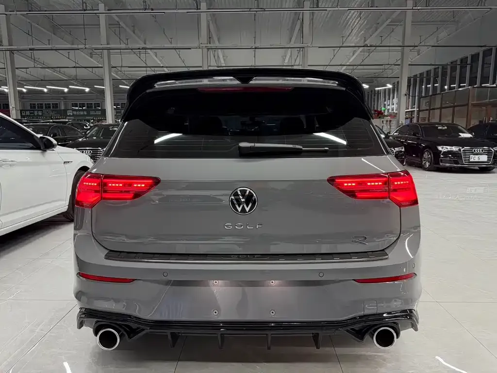 Volkswagen Golf 2023 из CN, фото 8