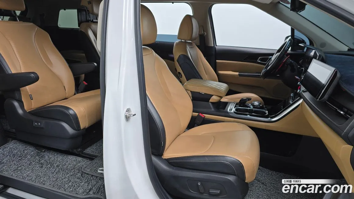 Kia Carnival — фото 10