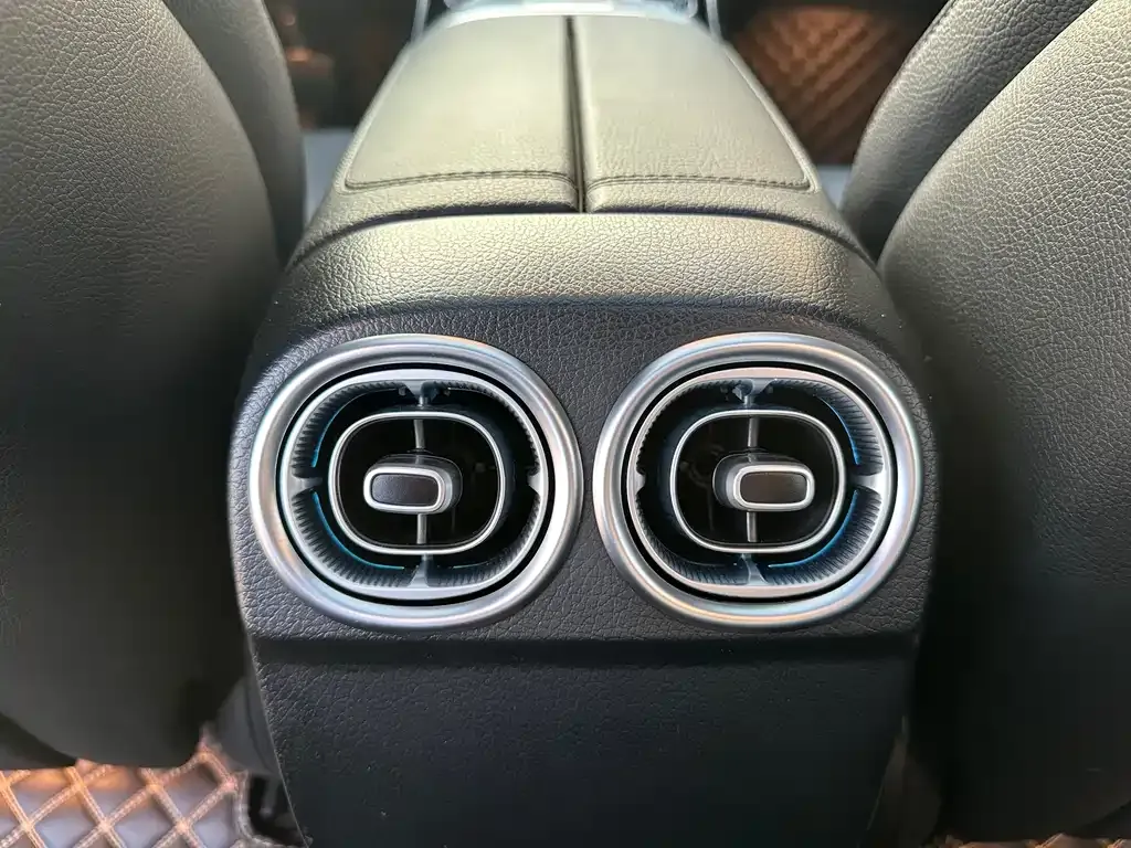 Mercedes-Benz C-Class 2023 из CN, фото 10