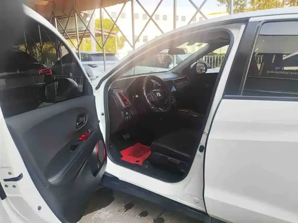 Honda Vezel 2021 из CN, фото 8