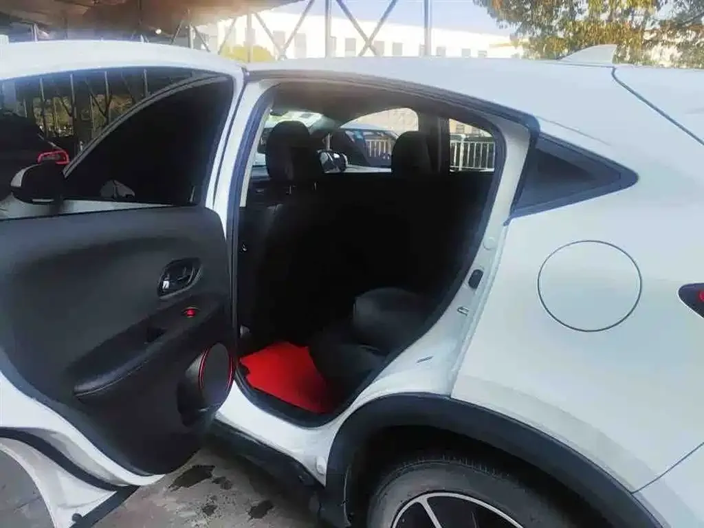 Honda Vezel 2021 из CN, фото 9