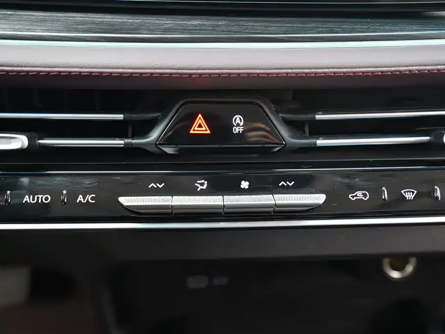 Buick Century 2023 из CN, фото 9