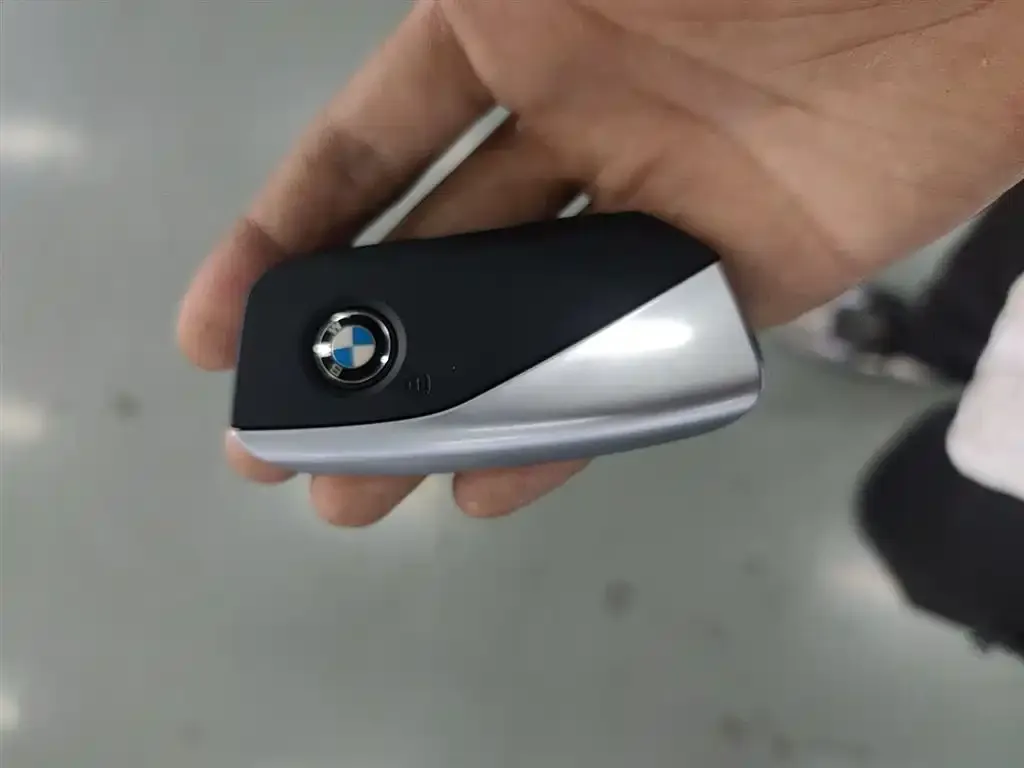 BMW 5 Series 2024 из CN, фото 9