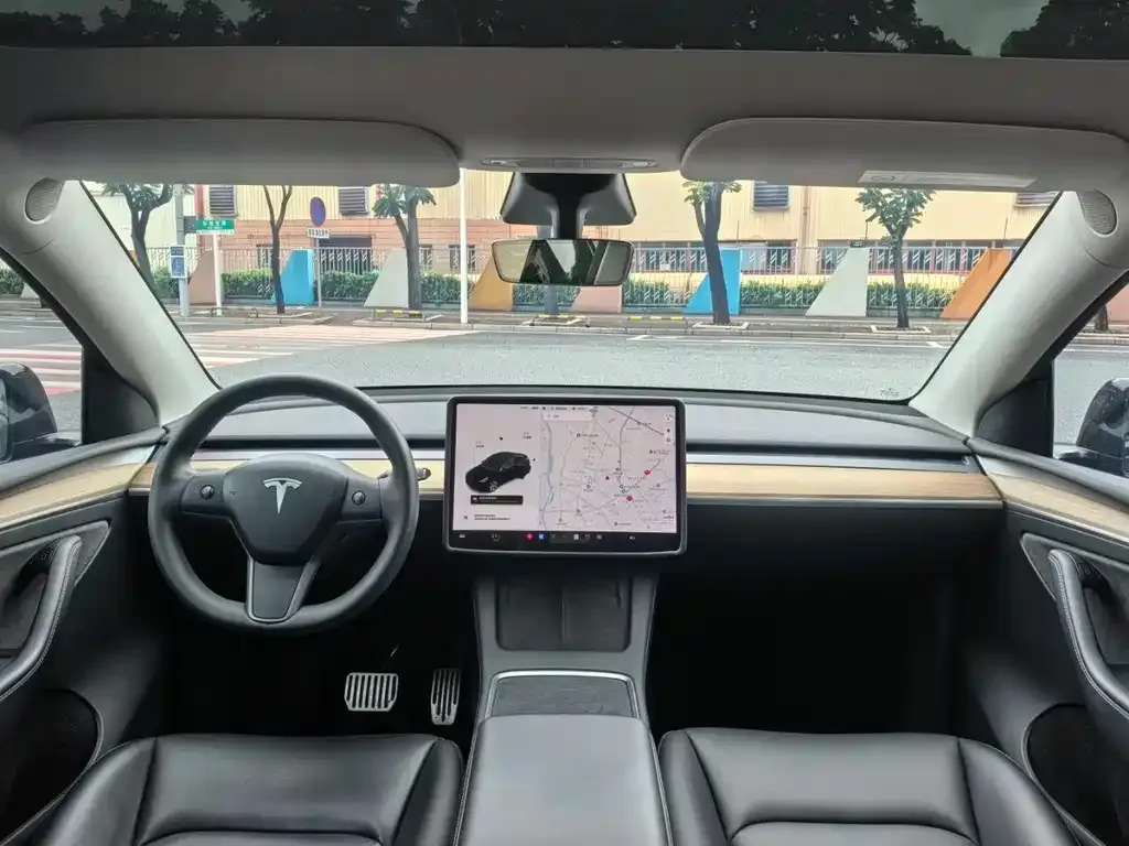 Tesla Model Y — фото 5