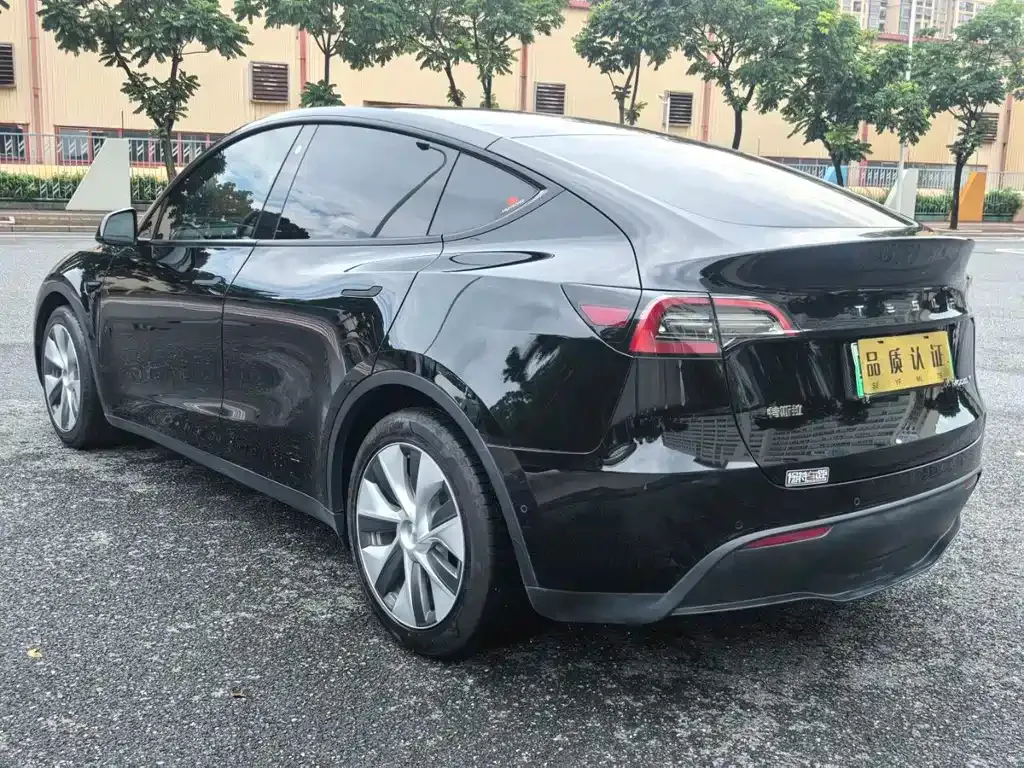 Tesla Model Y — фото 7