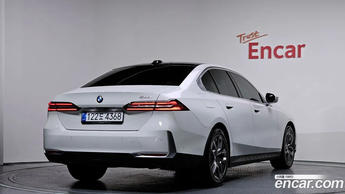 BMW 5-Series 2026 из KR, фото 2