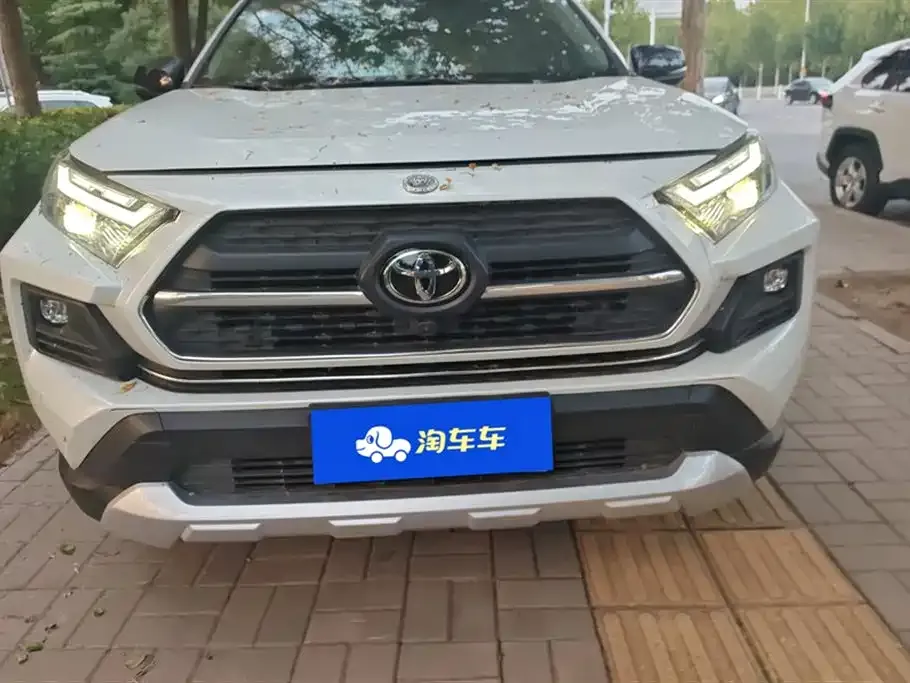 Toyota RAV4 2024 из CN, фото 2