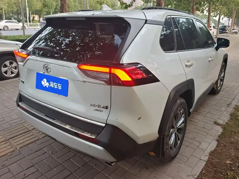 Toyota RAV4 2024 из CN, фото 3