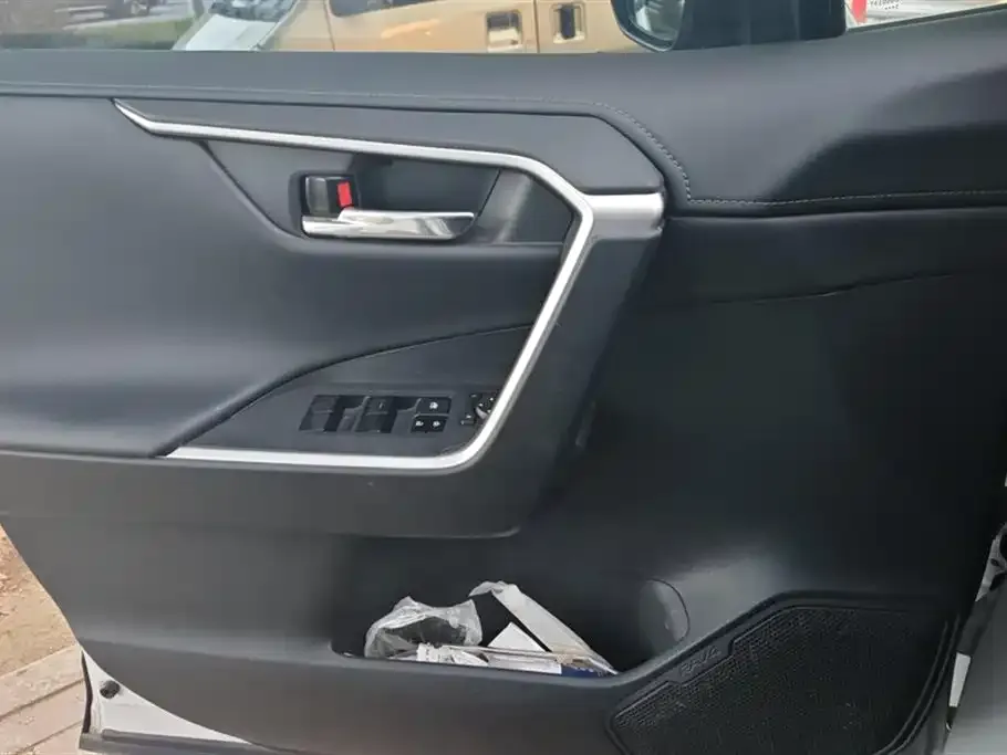 Toyota RAV4 2024 из CN, фото 7