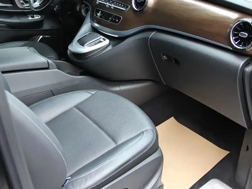 Mercedes-Benz V-Class 2021 из CN, фото 9