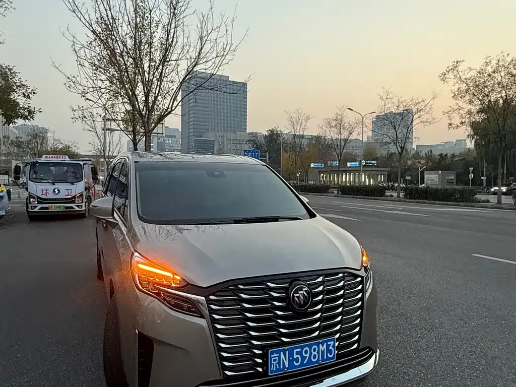 Buick GL8 2024 из CN, фото 3