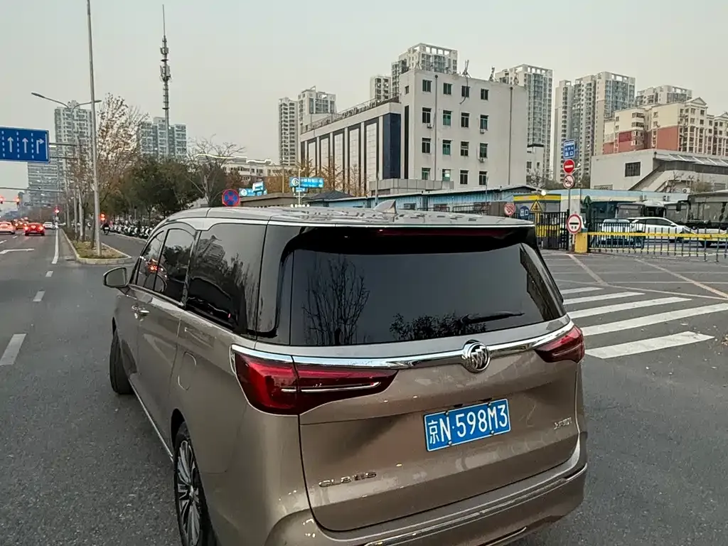 Buick GL8 2024 из CN, фото 7