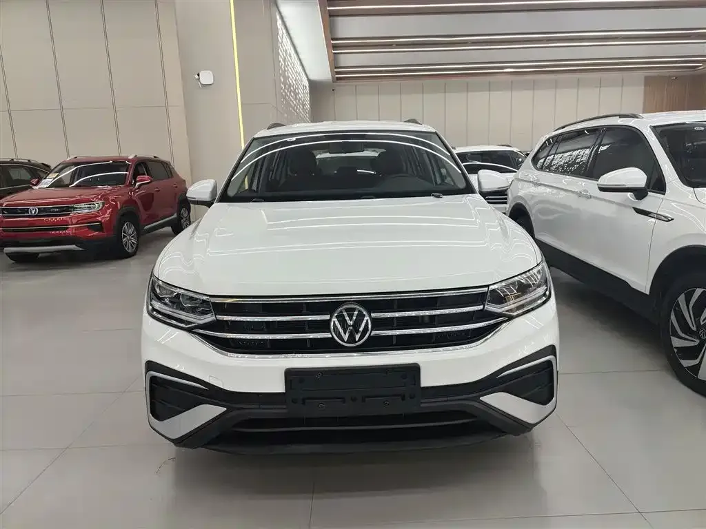 Volkswagen Tiguan L 2022 из CN, фото 3