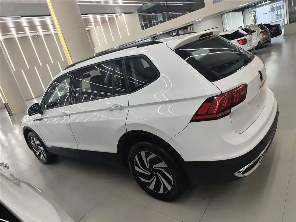 Volkswagen Tiguan L 2022 из CN, фото 5