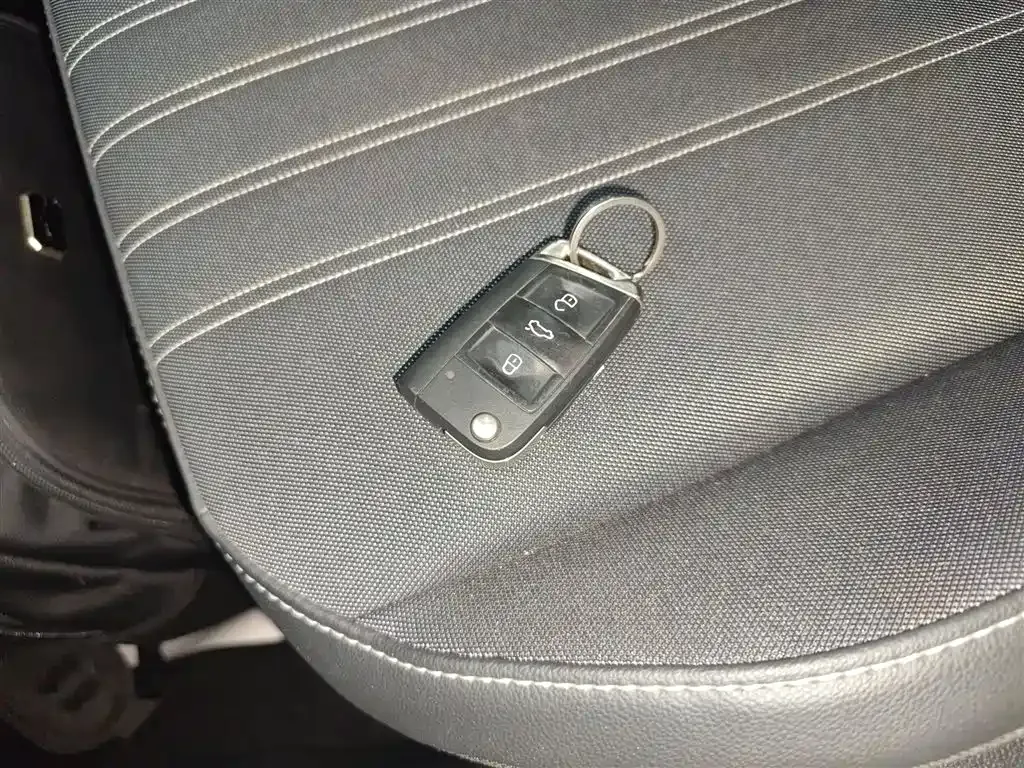Volkswagen Tiguan L 2022 из CN, фото 9