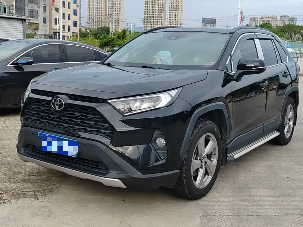 Toyota RAV4 2022 из CN, фото 1