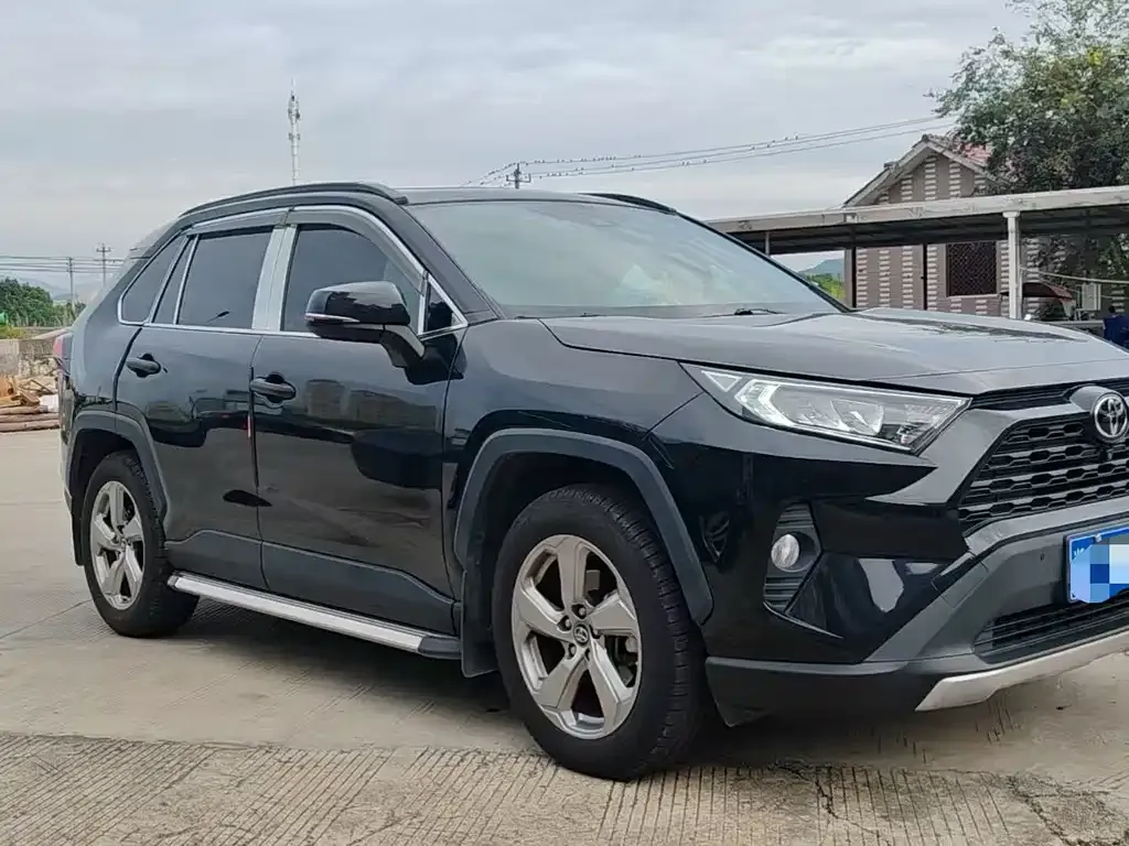 Toyota RAV4 2022 из CN, фото 2