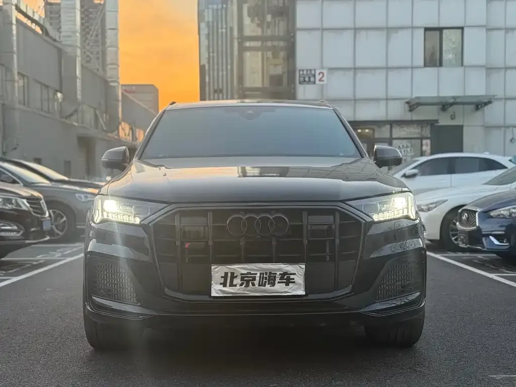 Audi SQ7 2024 из CN, фото 2