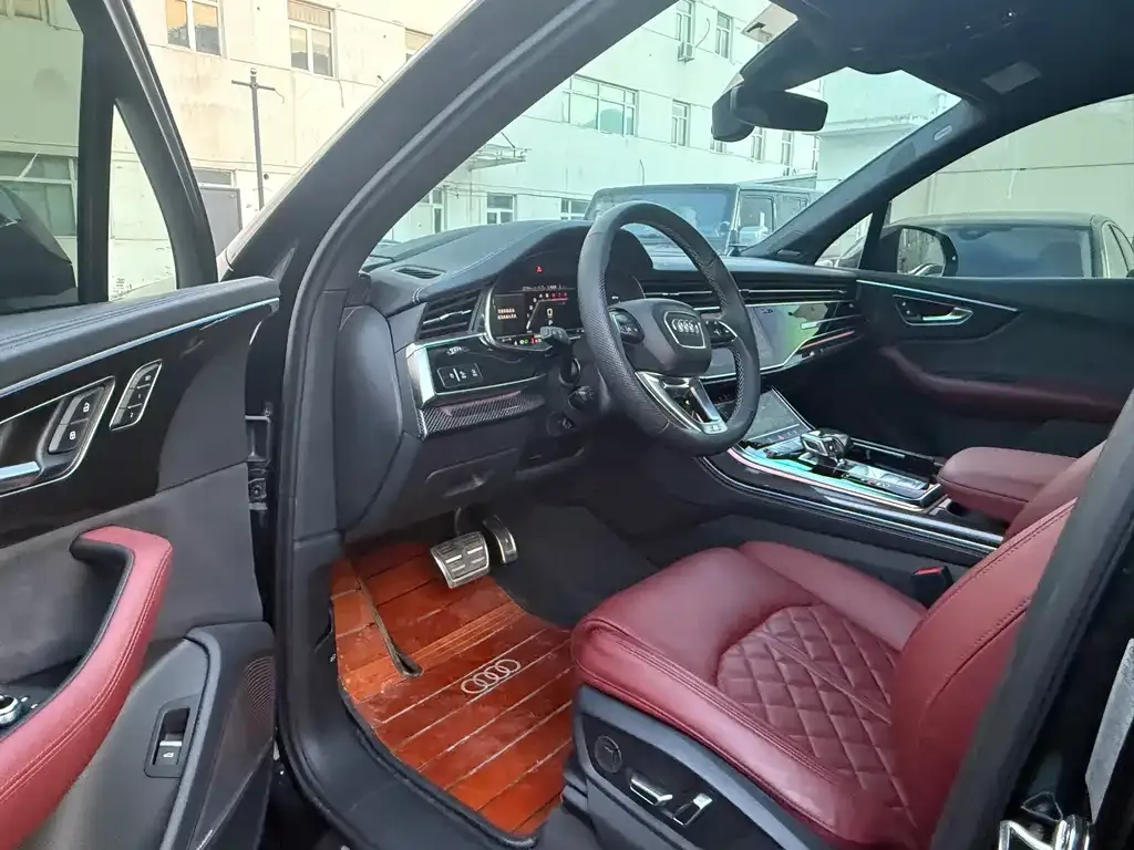 Audi SQ7 2024 из CN, фото 5