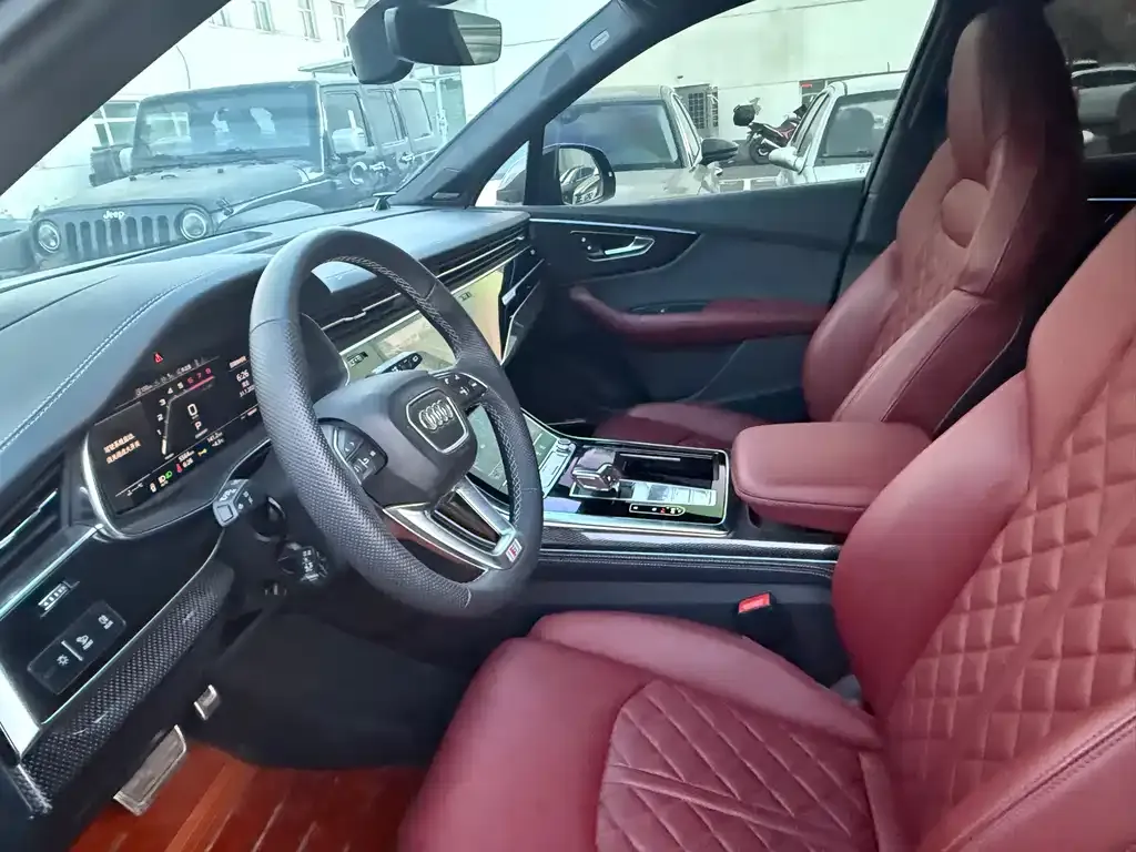 Audi SQ7 2024 из CN, фото 6