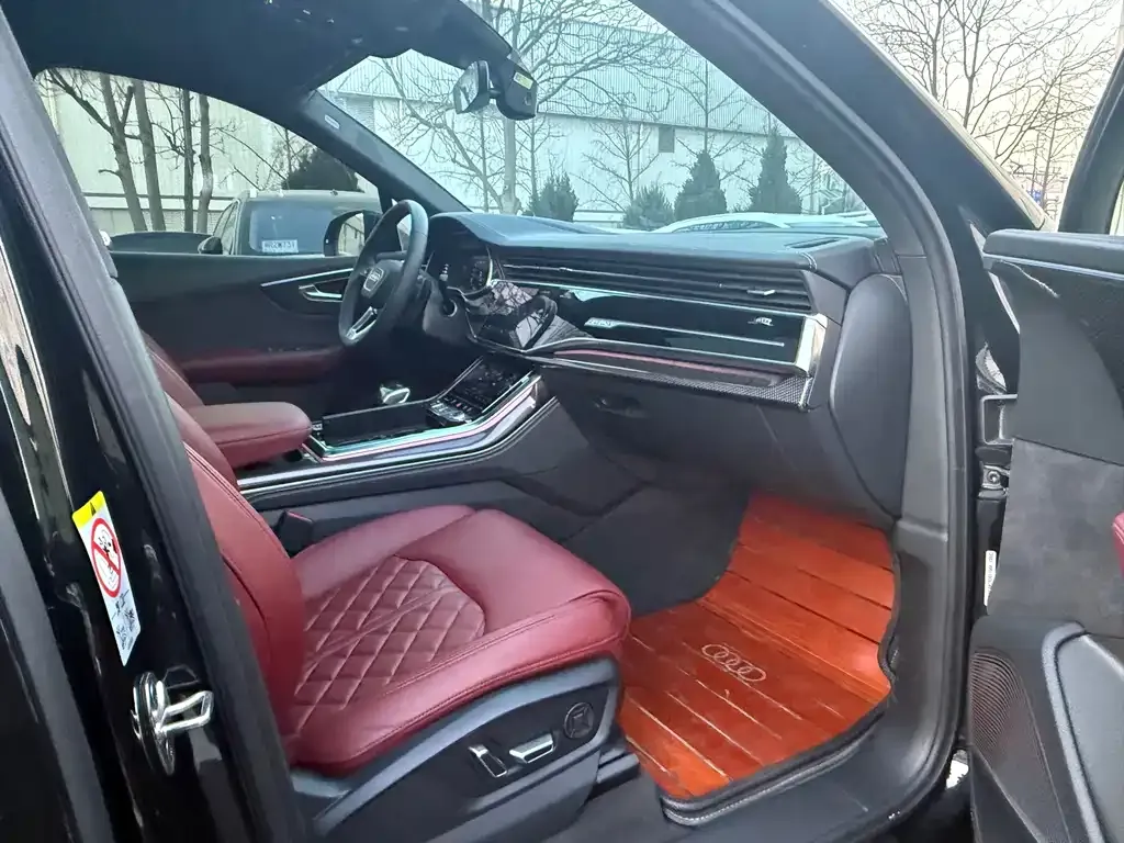 Audi SQ7 2024 из CN, фото 9