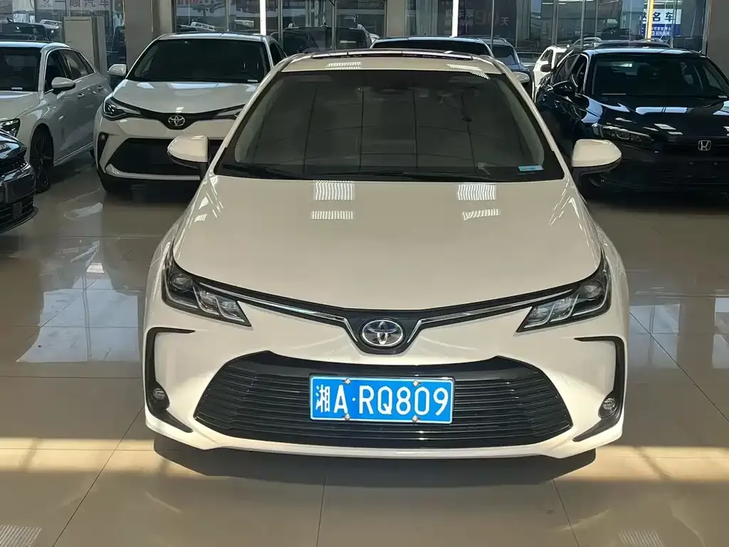 Toyota Corolla 2023 из CN, фото 1