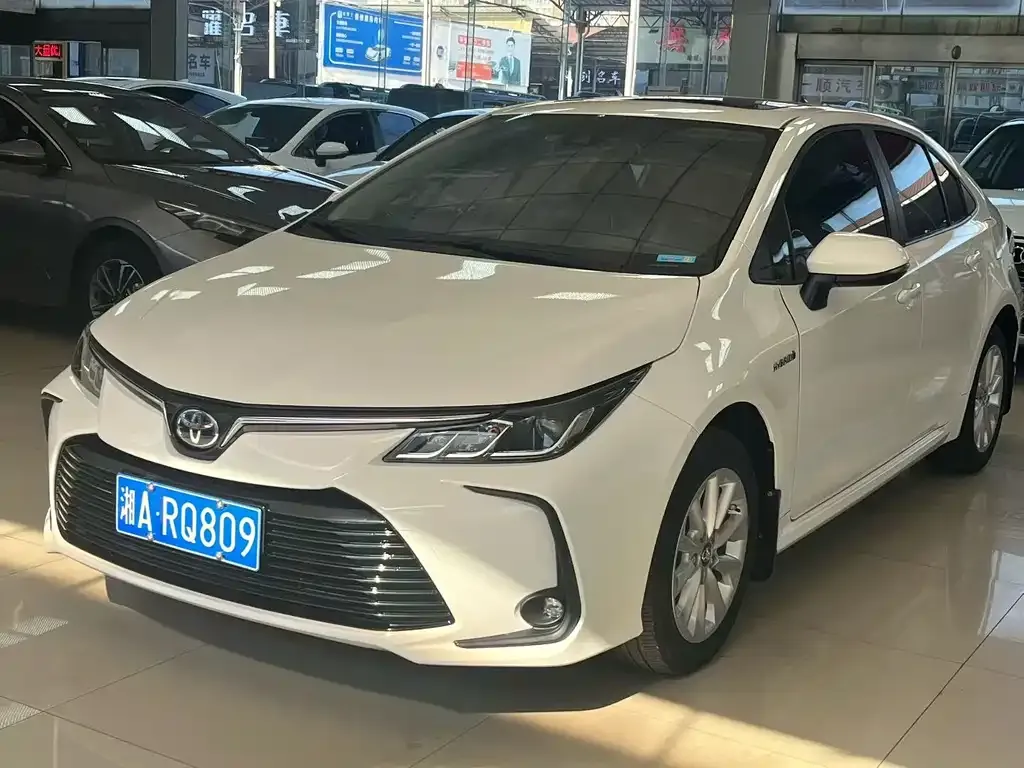 Toyota Corolla 2023 из CN, фото 2
