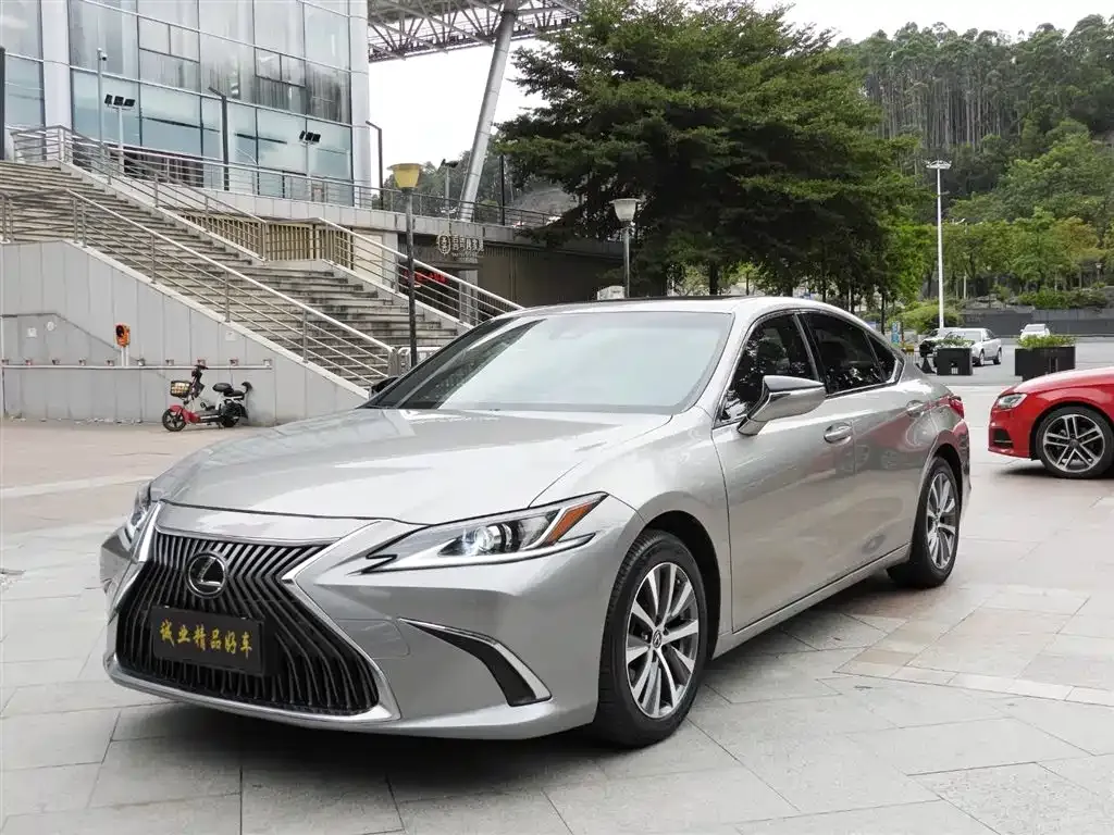 Lexus ES 2021 из CN, фото 1