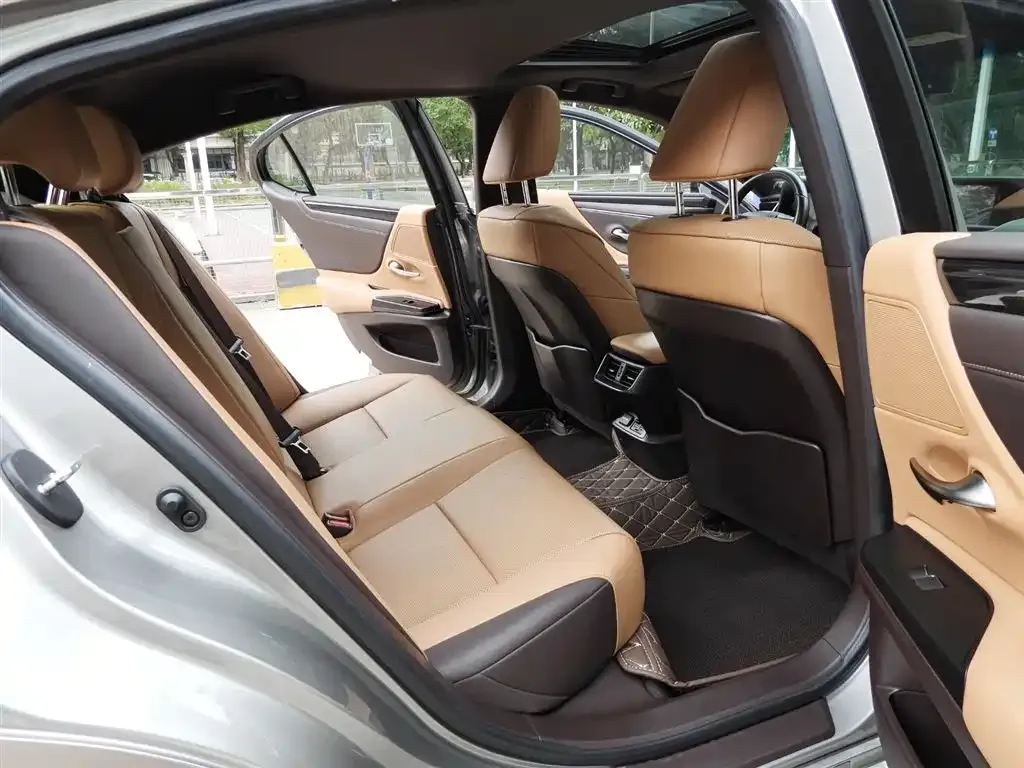 Lexus ES 2021 из CN, фото 8