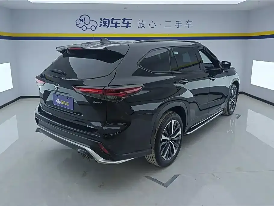 Toyota Crown Kluger 2025 из CN, фото 3