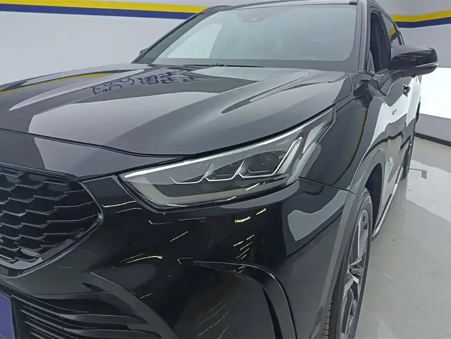 Toyota Crown Kluger 2025 из CN, фото 5