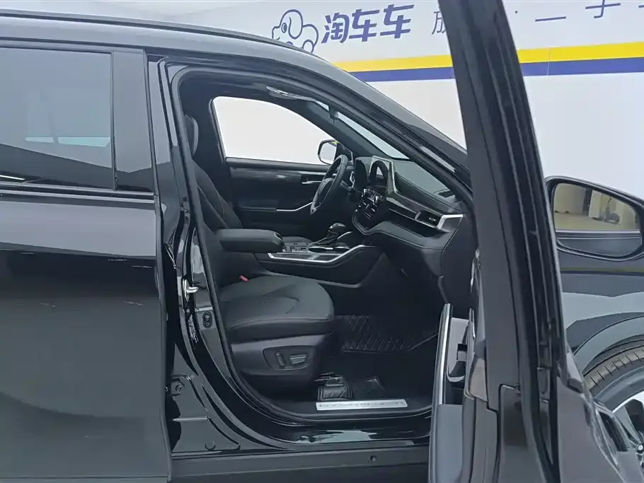 Toyota Crown Kluger 2025 из CN, фото 8