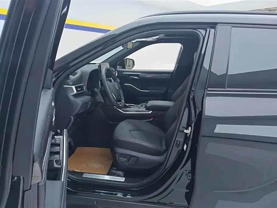 Toyota Crown Kluger 2025 из CN, фото 9