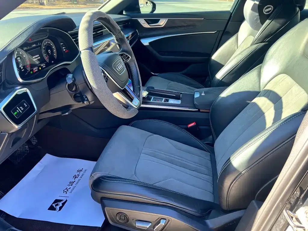 Audi A6L 2023 из CN, фото 4