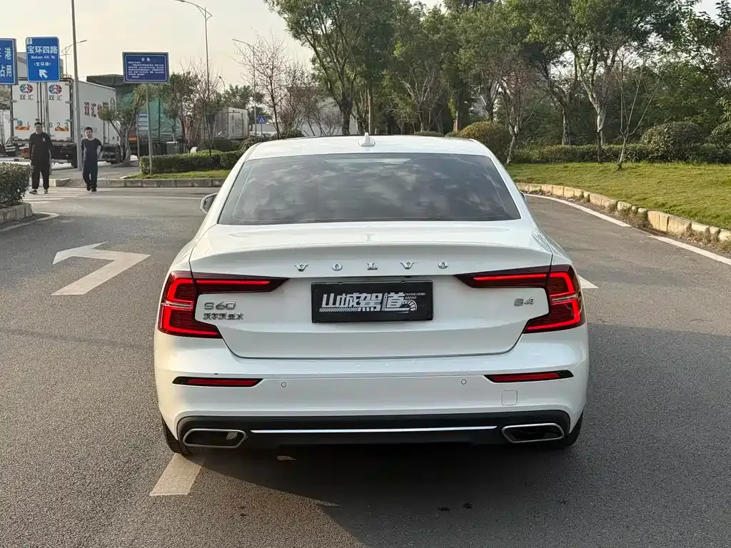 Volvo S60 2022 из CN, фото 6